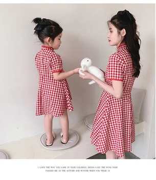 Brezplačna dostava za novo poletje Kitajski izboljšano kariran kratka sleeved cheongsam oblačenja za dekleta in ženske, starši-otrok, oblačila